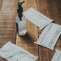 Gel hydroalcoolique, mise en garde et soins des mains