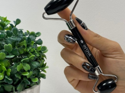 THE JADE ROLLER, YOUR NEW BEAUTY ACCESSORY