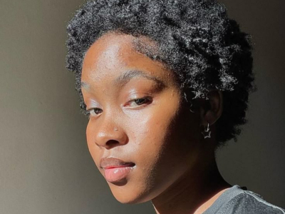 Cheveux crépus : quelle coiffure pour en prendre soin?