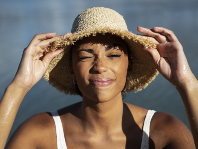 Pourquoi la protection solaire est indispensable dans une routine anti-taches ?